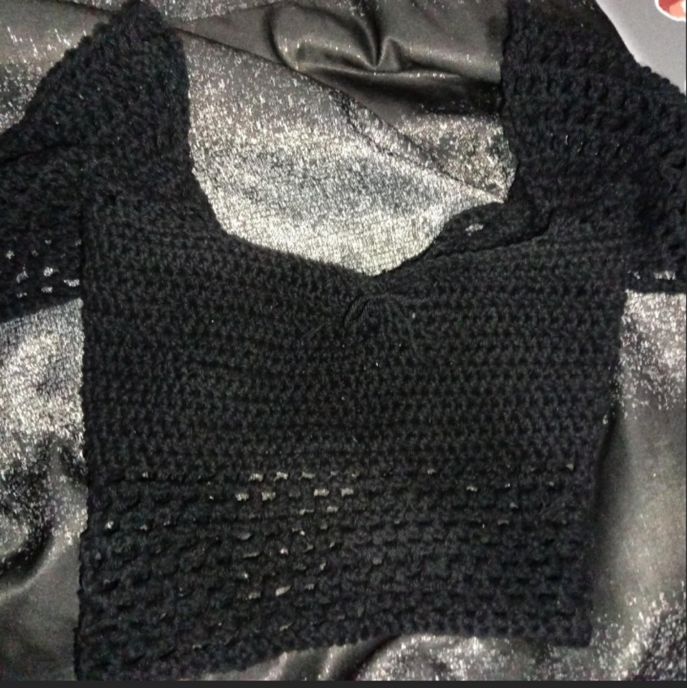 Cropped black crochet top